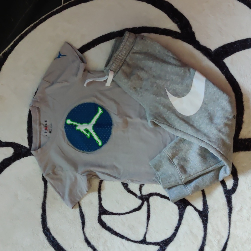 Jordan-Nike boys matching set - Picture 1 of 4